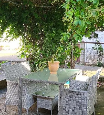 Life Takes Us To Unexpected Places アパート *